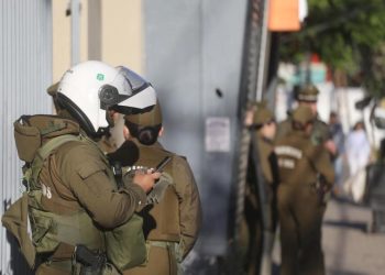 NOTICIAS QUE CASI PASA PIOLA: DETIENEN A 13 CARABINEROS ACUSADOS DE COHECHO EN EL NORTE: COBRABAN A EXTRANJEROS PARA NO REALIZAR CONTROLES