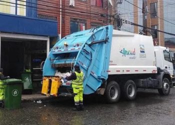 CONTRALORÍA TOMA RAZÓN DE TRATOS DIRECTOS REALIZADOS POR EL MUNICIPIO DE ANCUD PARA CONTRATAR EMPRESAS PARA EL RETIRO DE LA BASURA