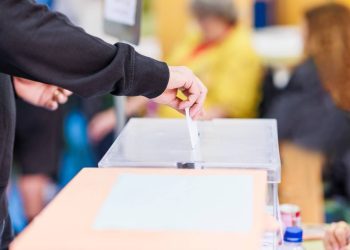 A MOVERSE PARA DERROTAR A LAS DERECHAS