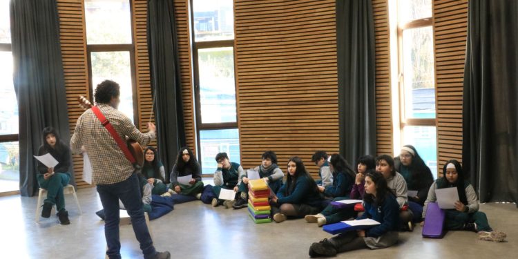 SLEP CHILOÉ Y CECREA IMPULSAN ENCUENTRO CORAL: 100 VOCES EN CREACIÓN