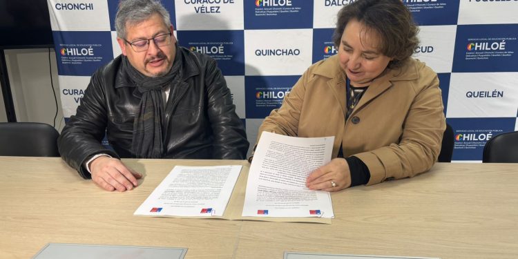 SLEP CHILOÉ Y SERVICIO DE SALUD CHILOÉ FIRMAN CONVENIO DE COLABORACIÓN