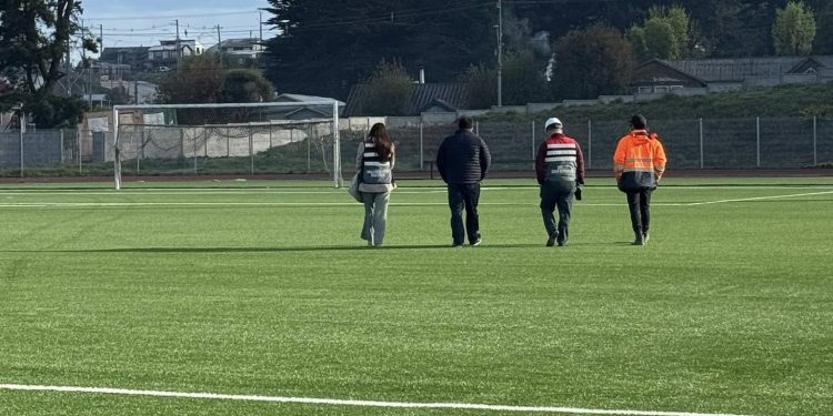 AVANZAN TRABAJOS EN EL ESTADIO MUNICIPAL DE ANCUD