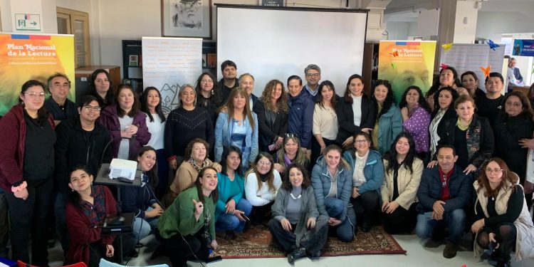 BIBLIOTECAS PÚBLICAS DE LA REGIÓN DE LOS LAGOS SE REÚNEN EN ENCUENTRO REGIONAL Y PARTICIPAN DEL 3ER CONGRESO DE LITERATURA INFANTIL