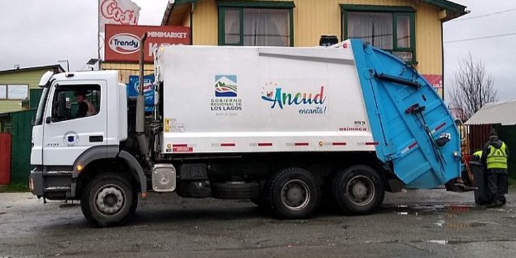 PDI INVESTIGA DENUNCIA DE PRESUNTO TRÁFICO DE INFLUENCIAS PARA EL RETIRO DE BASURA EN ANCUD