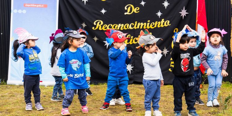 MINEDUC ENTREGÓ RECONOCIMIENTO OFICIAL A JARDÍN INFANTIL REGALITOS DEL CIELO