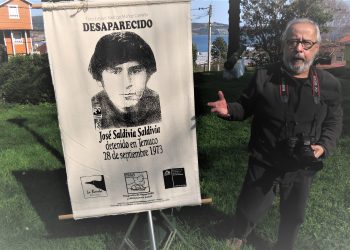 EL DOMINGO, TRAS LA TRADICIONAL MARCHA DE LOS CLAVELES ROJOS DEL PRAIS ANCUD, SE ESTRENARÁ UNA OBRA DE TEATRO Y UN PEQUEÑO DOCUMENTAL SOBRE SOFANOR SALDIVIA, ÚNICO CHILOTE DETENIDO DESAPARECIDO EN DICTADURA