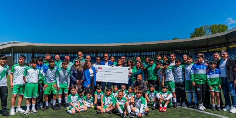 MINDEP E IND ENTREGARON RECURSOS PARA LA CONSERVACIÓN DE LA CANCHA DEL ESTADIO CHINQUIHUE EN PUERTO MONTT
