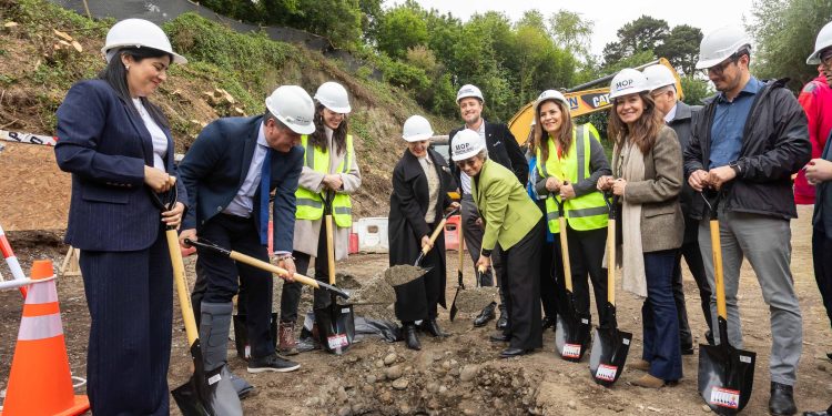 COMIENZA LA CONSTRUCCIÓN DE LA BIBLIOTECA REGIONAL DE LOS LAGOS: UN HITO HISTÓRICO PARA LA ZONA AUSTRAL DEL PAÍS
