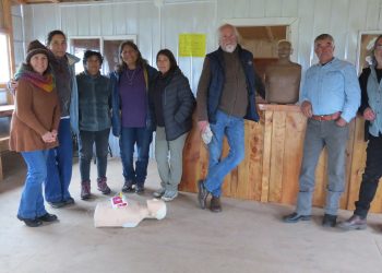CON RECURSOS DEL FONDO COMUNIDAD, DEL GOBIERNO REGIONAL, VECINAS Y VECINOS DE PUERTO ELVIRA, EN ANCUD, EJECUTAN UN NOVEDOSO PROYECTO PARA ENFRENTAR EMERGENCIAS
