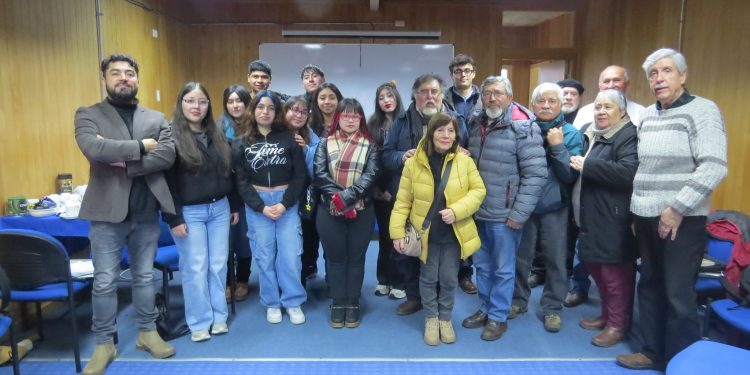 ESTUDIANTES DE LA UNIVERSIDAD DE LOS LAGOS SE REUNIERON CON EL PRAIS ANCUD PARA DIALOGAR Y REFLEXIONAR SOBRE LAS CONSECUENCIAS DEL TERREMOTO – MAREMOTO DE 1960 Y EL GOLPE DE ESTADO DE 1973